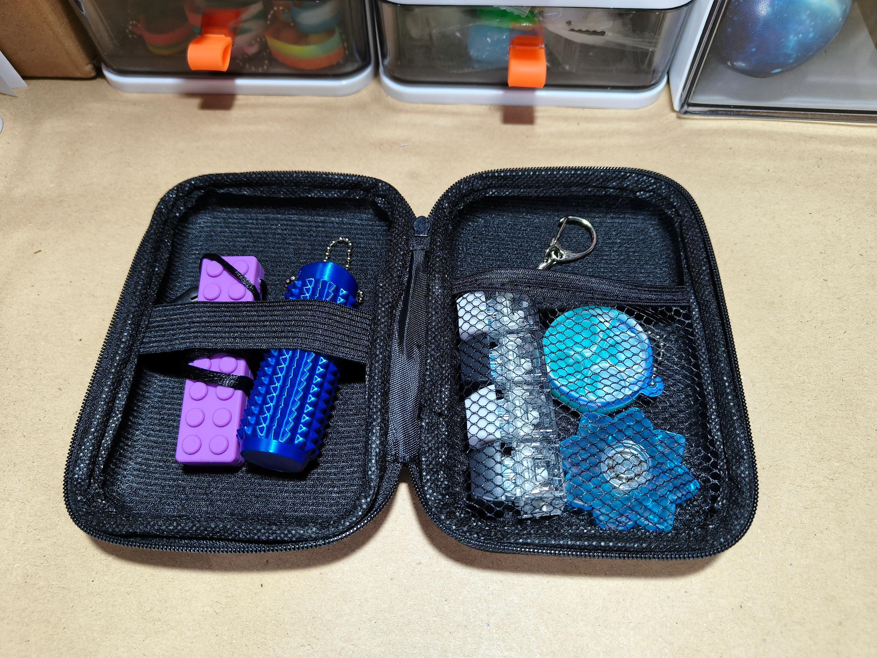 Fidget Set in Case - Discrete Easy to carry - Office/school - Adult/older children - Fidget toys