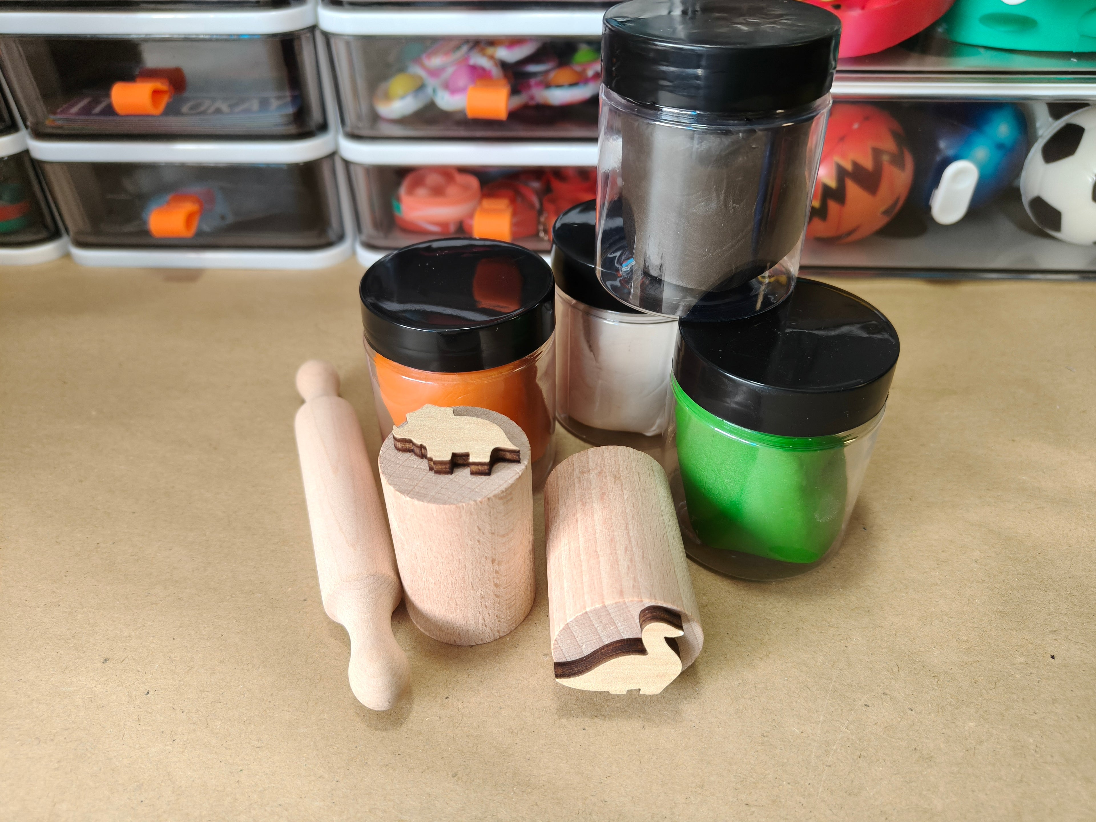 Tuff Tray Kit - Dinosaur