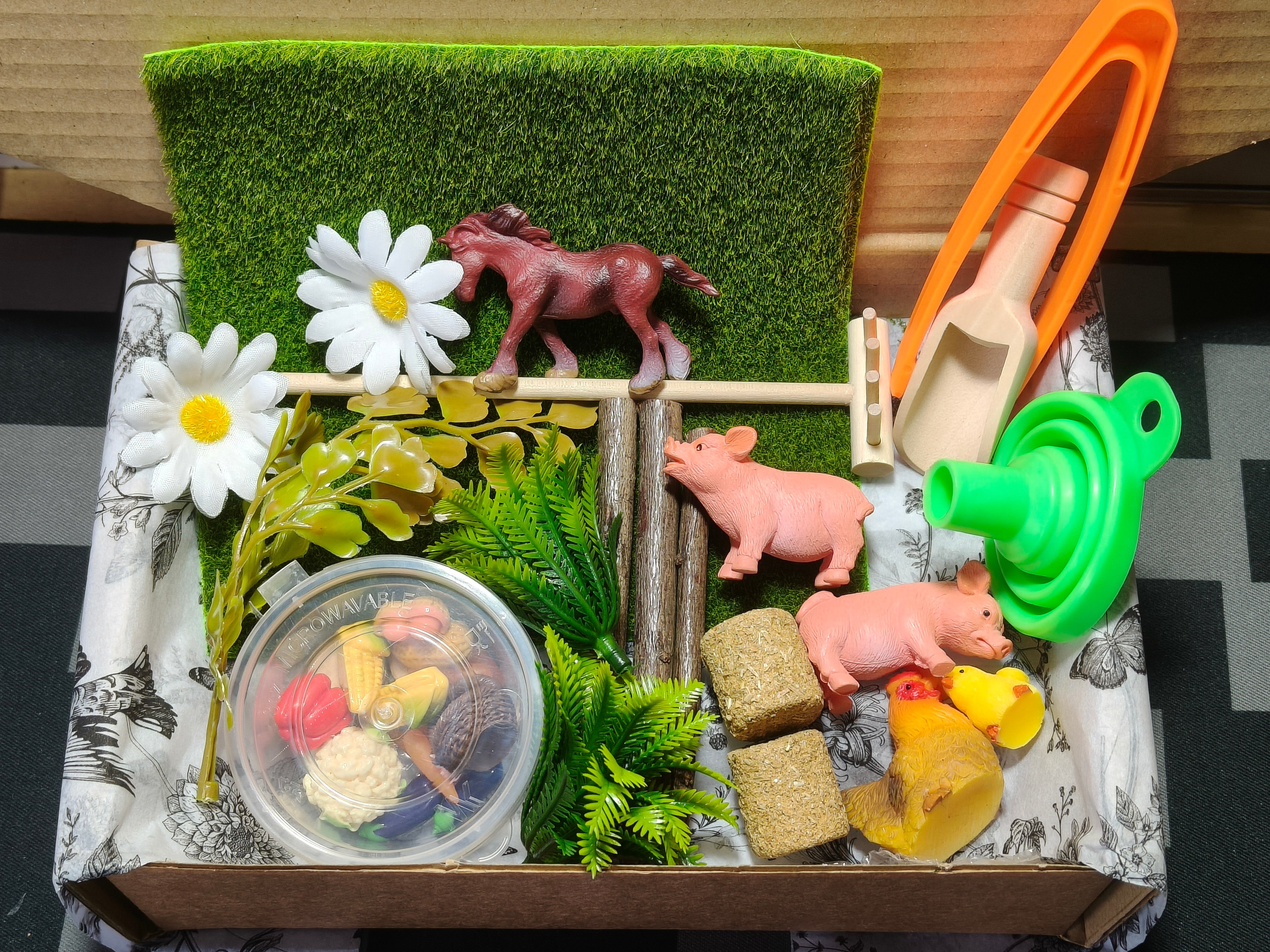 Tuff Tray Kit - Farm