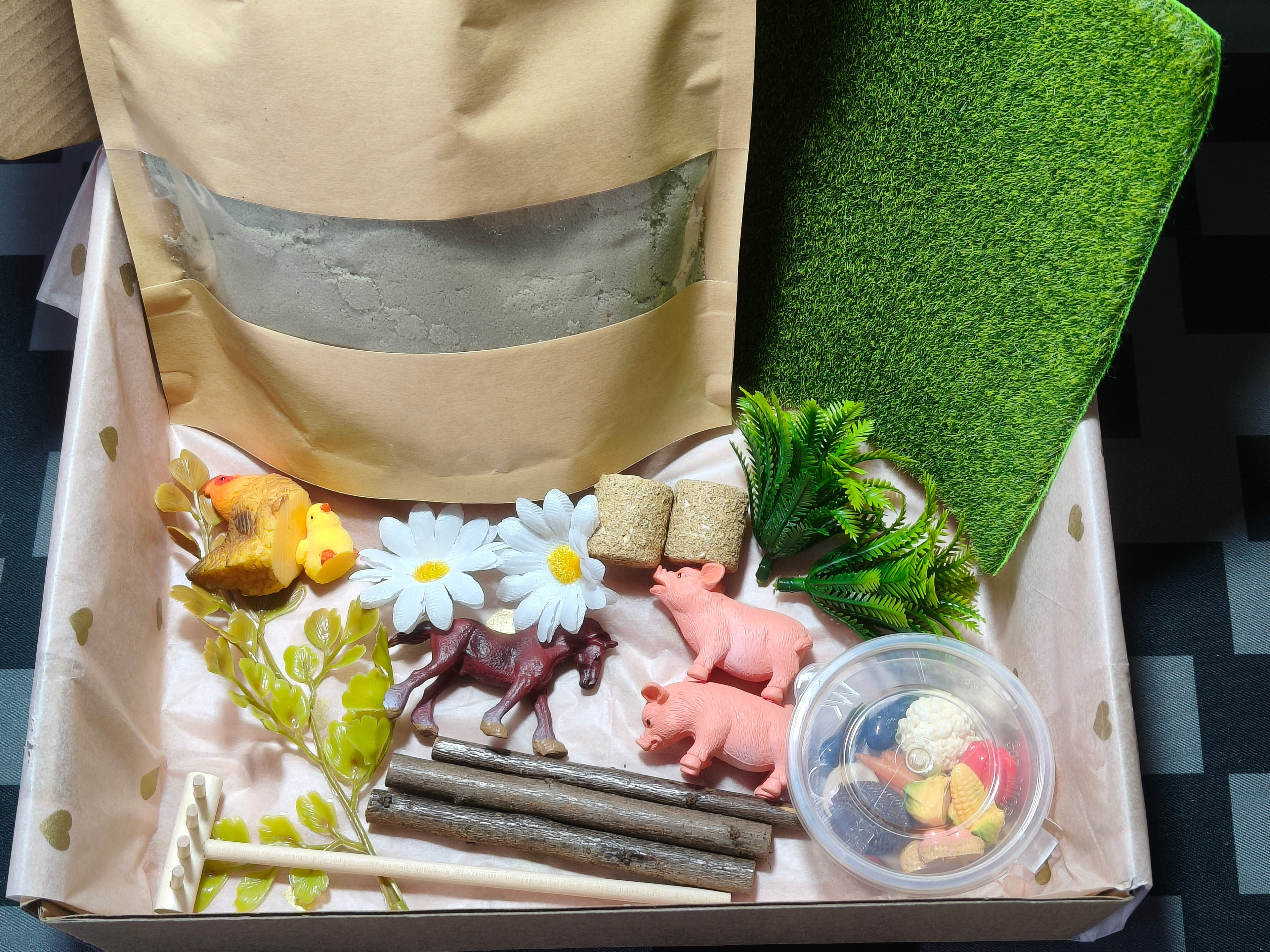 Tuff Tray Kit - Farm