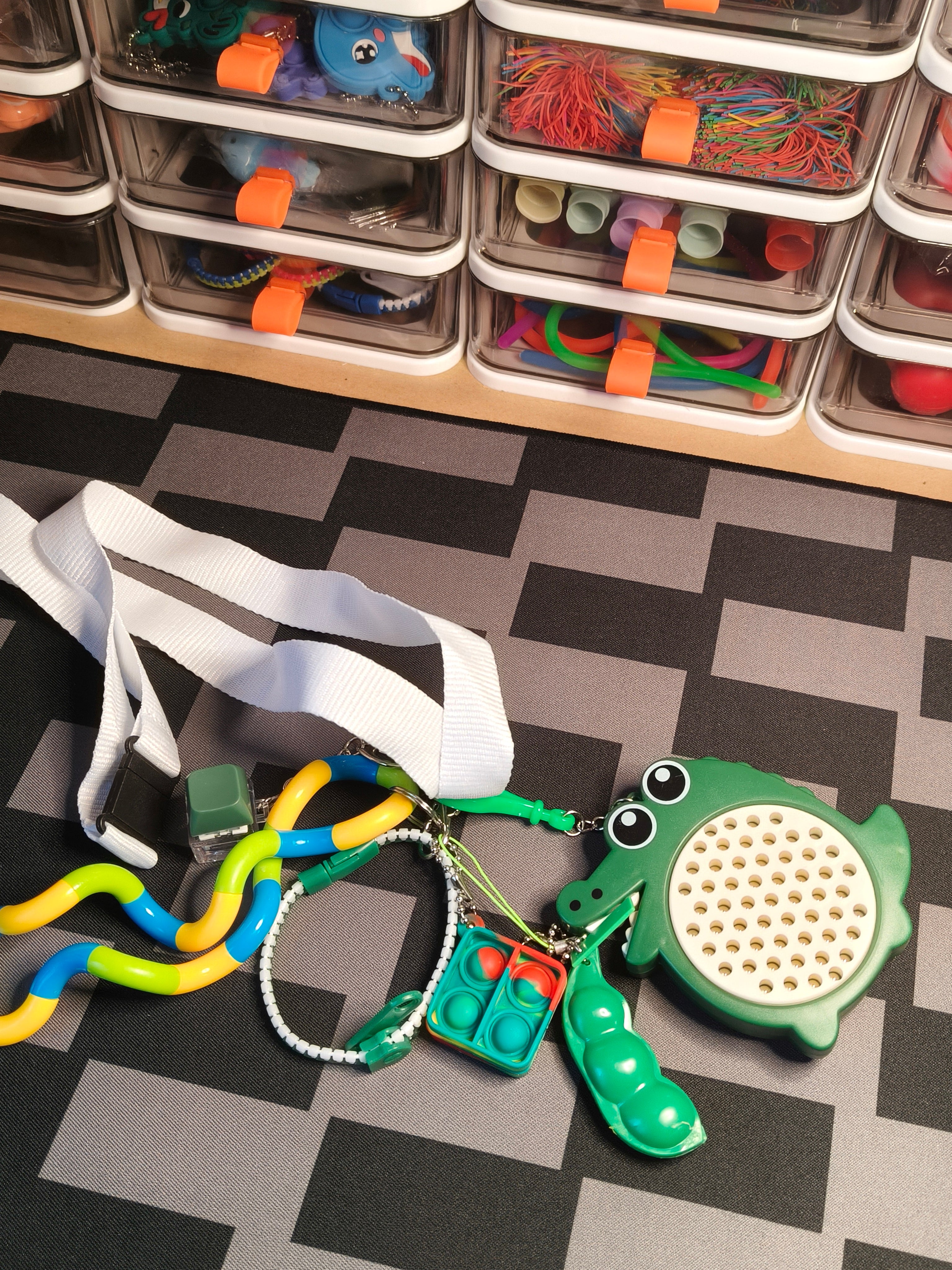 Fidget Lanyard - Crocodile
