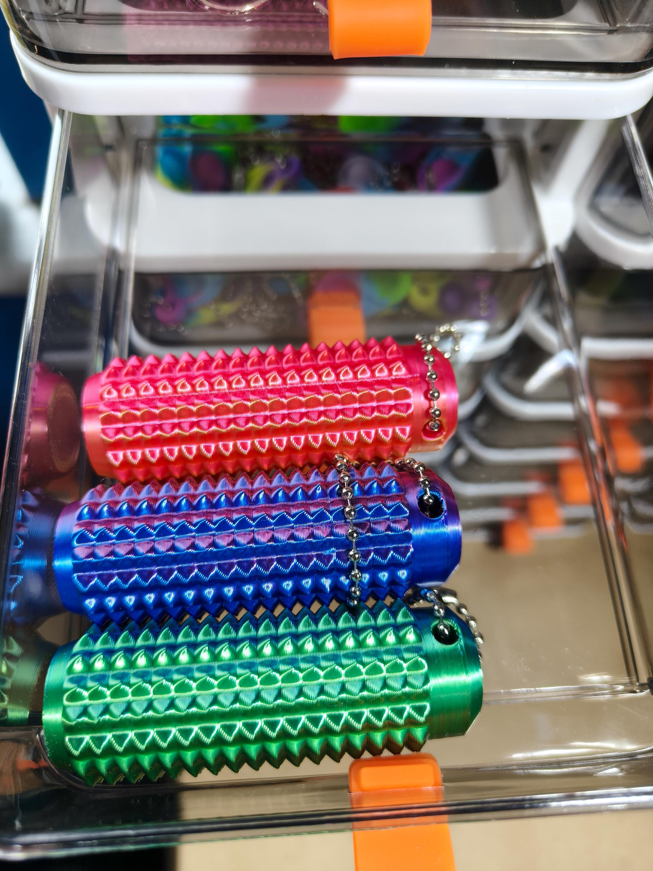 Fidget Set in Case - Discrete Easy to carry ultra quiet set - Office/school - Adult/older children - Fidget toys