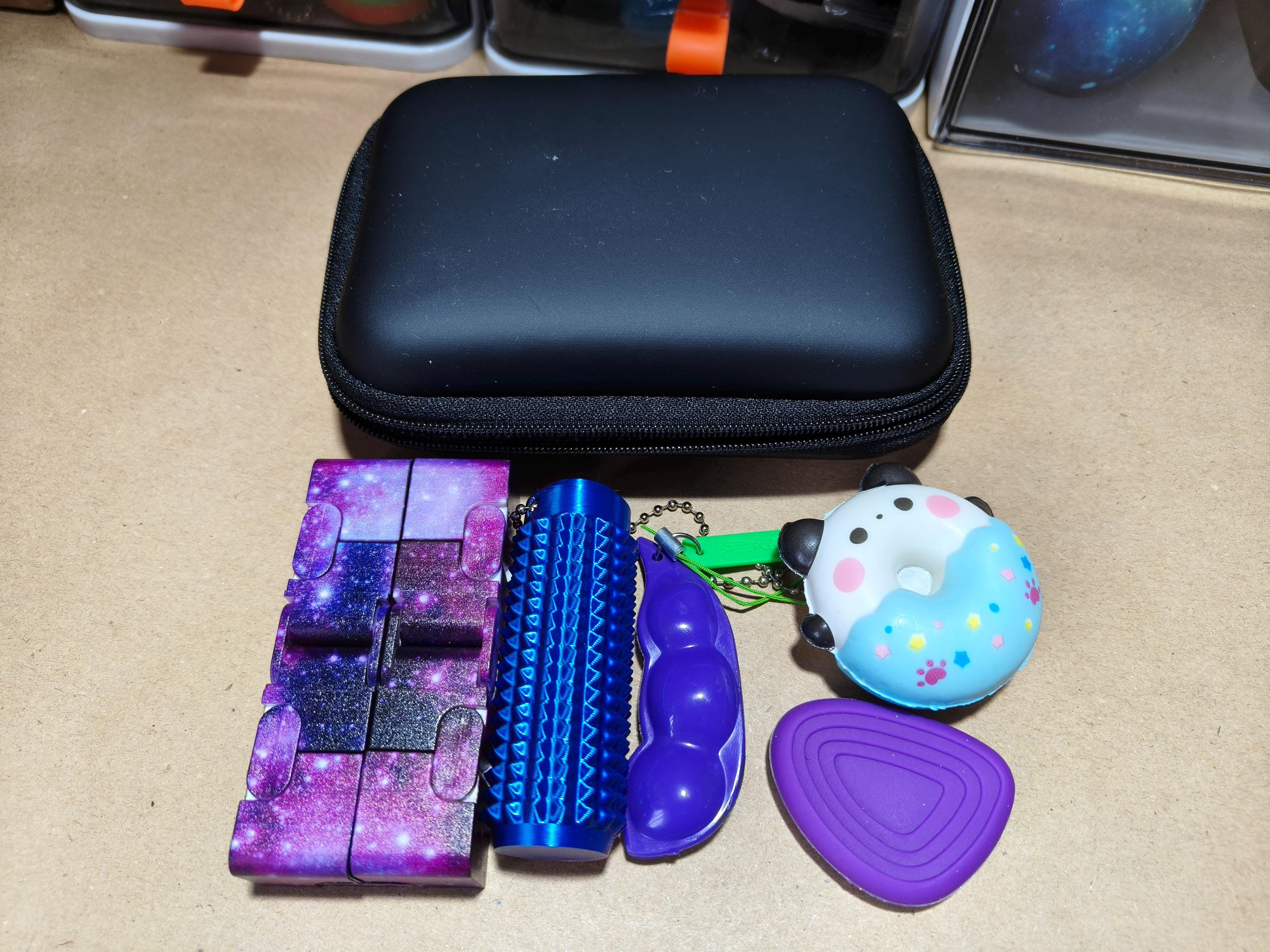 Fidget Set in Case - Discrete Easy to carry ultra quiet set - Office/school - Adult/older children - Fidget toys