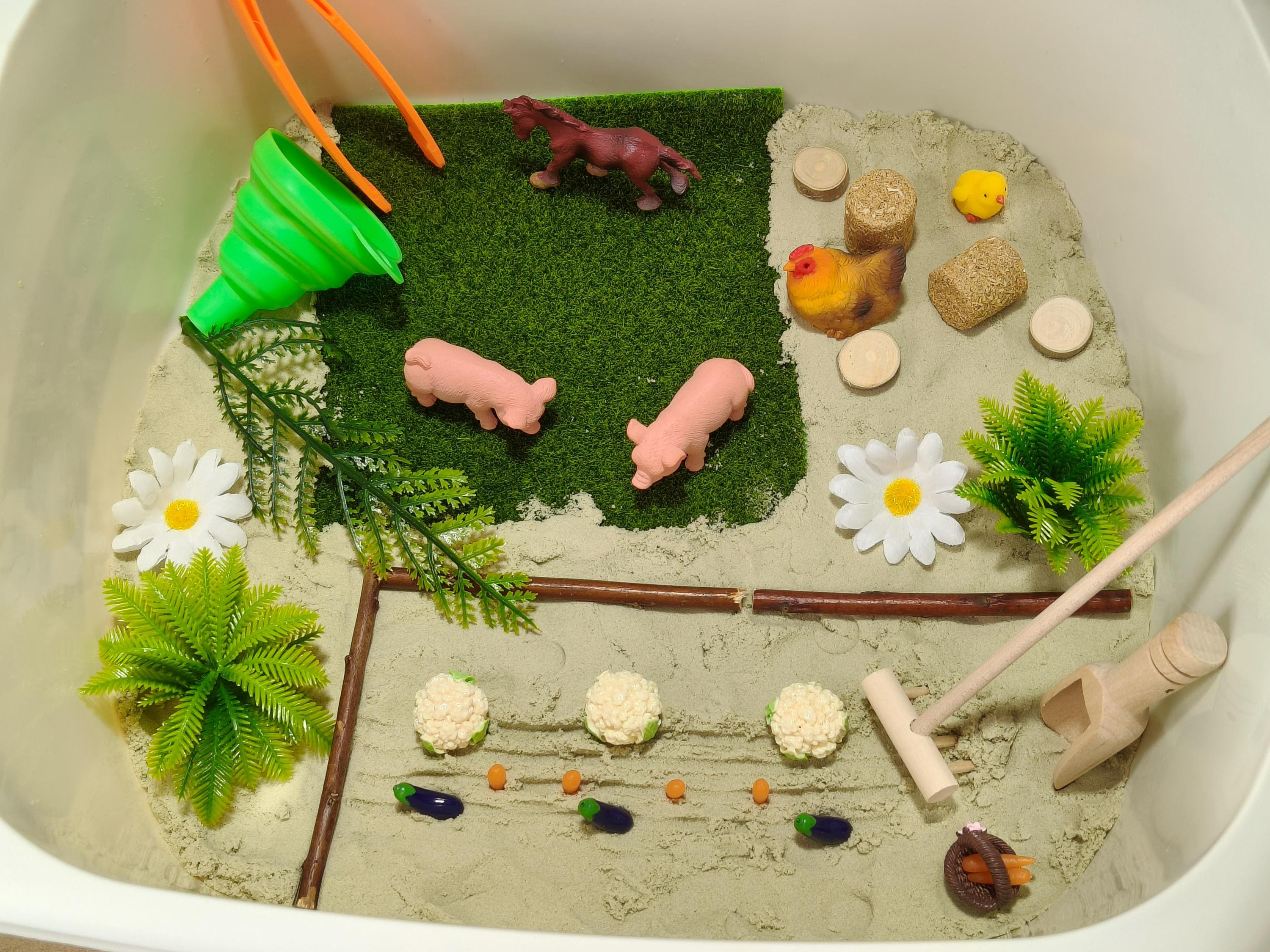 Tuff Tray Kit - Farm