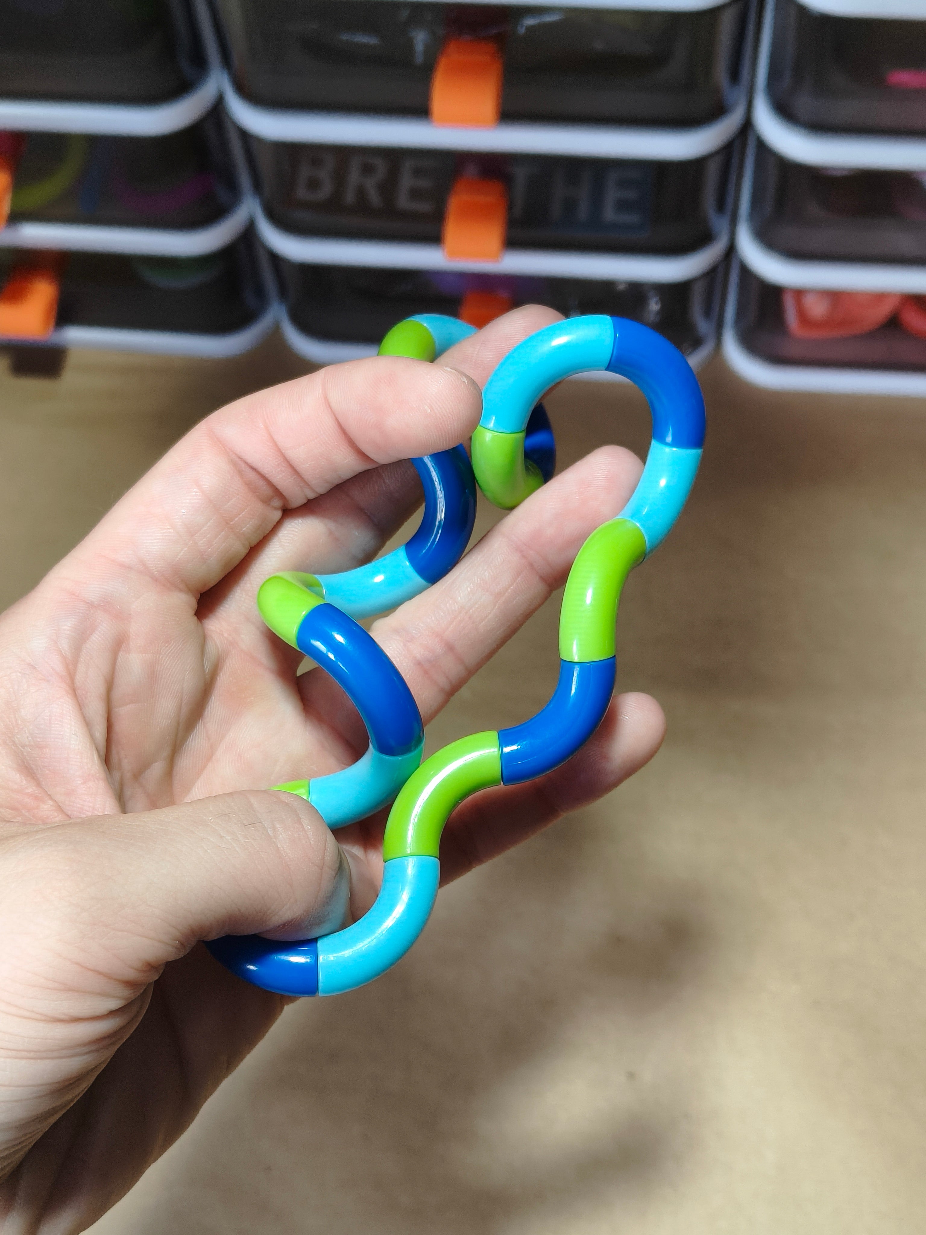 Tangle Fidget - Winding Twisting Fidget Toy - Multicolour