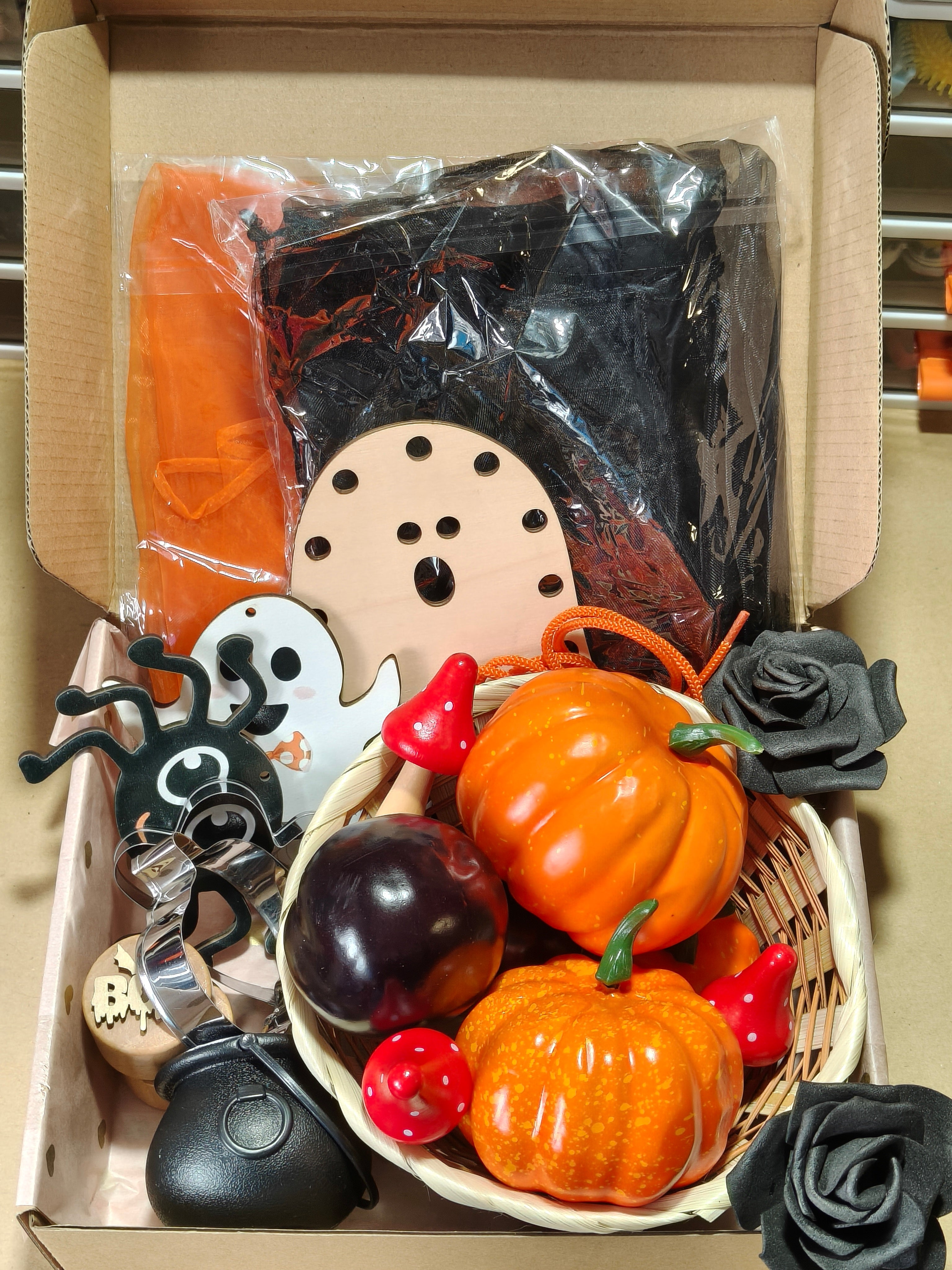 Tuff Tray Ideas - Halloween Harvest - Starter Kit - 1 Year Plus