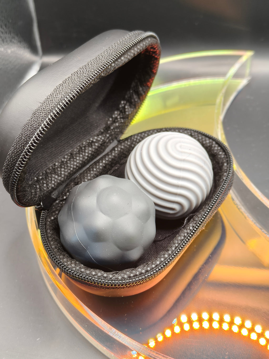 Magnetic fidget balls set in case - Large