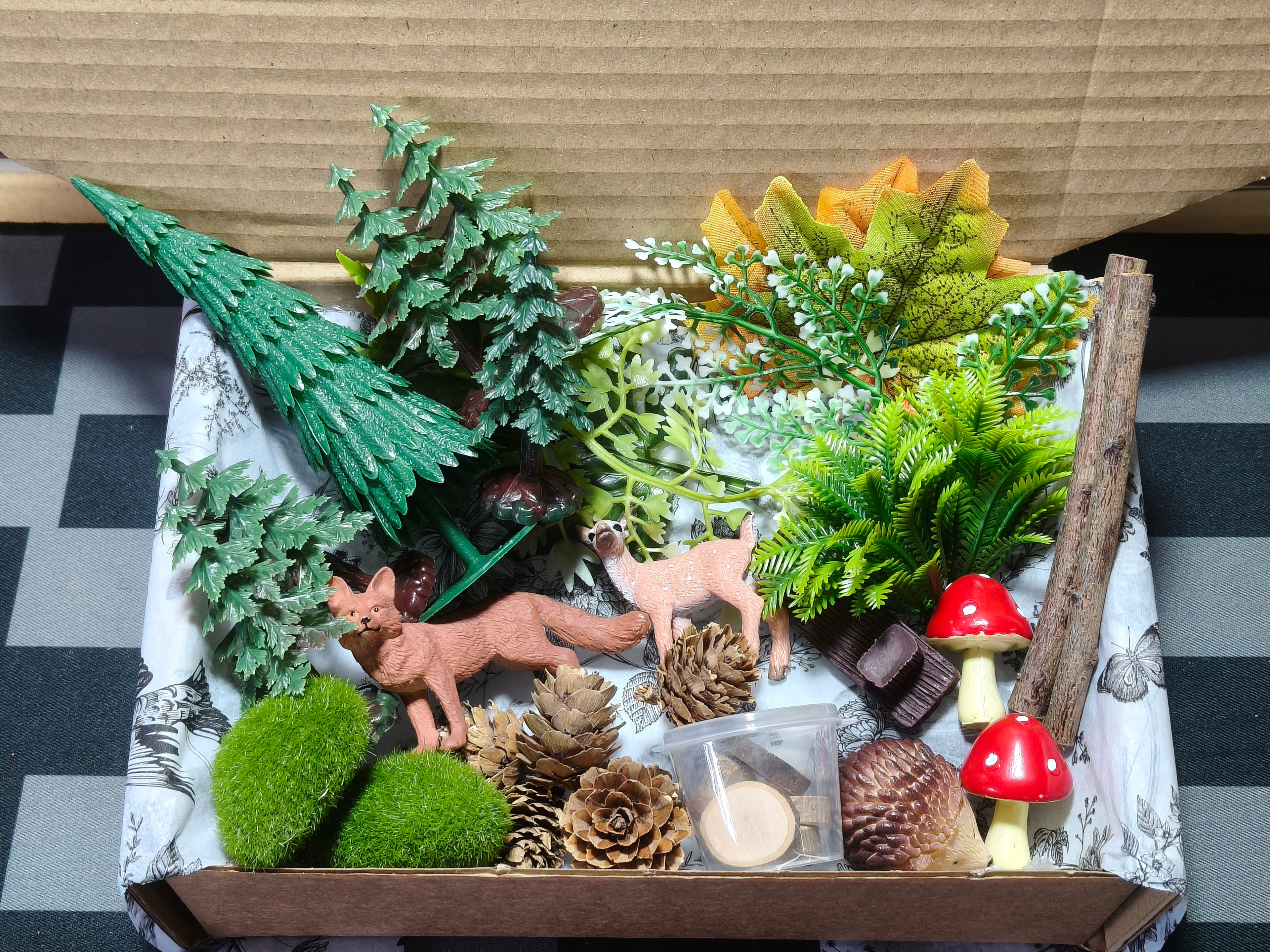 Tuff Tray Kit - Woodland