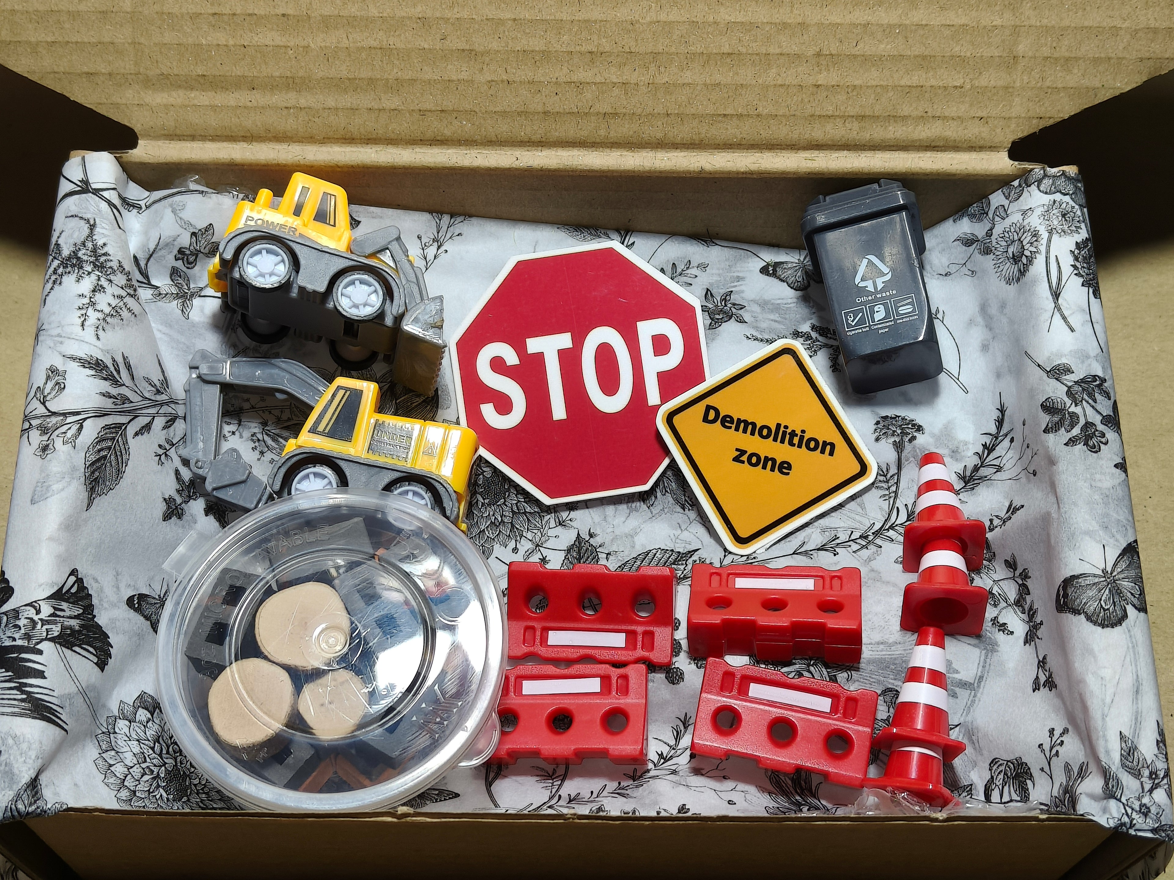 Tuff Tray Kit - Construction