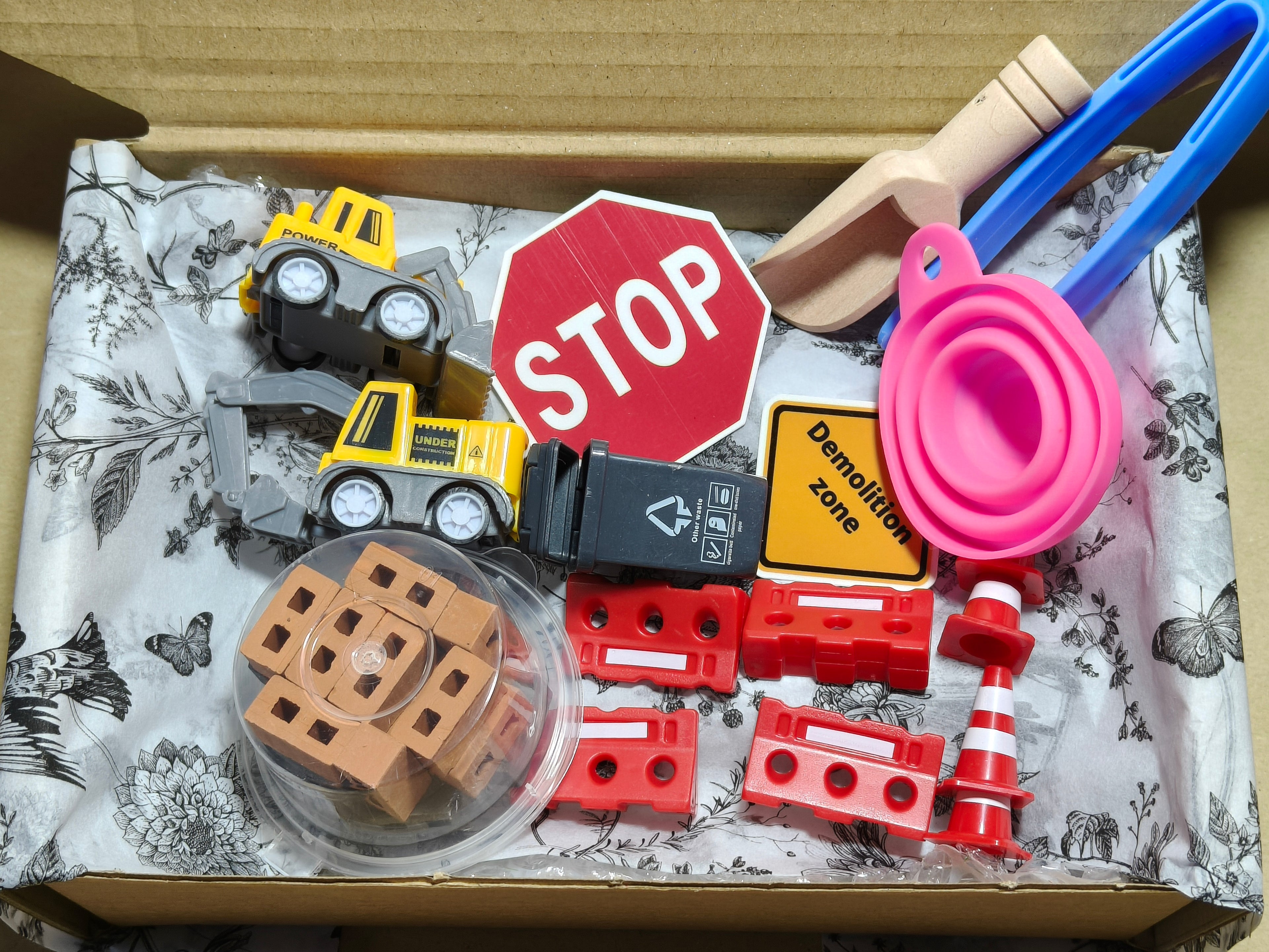 Tuff Tray Kit - Construction