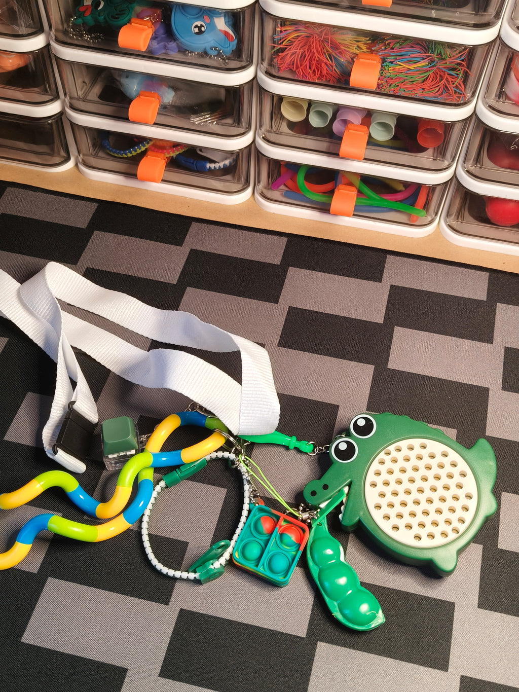 Fidget Lanyard - Crocodile