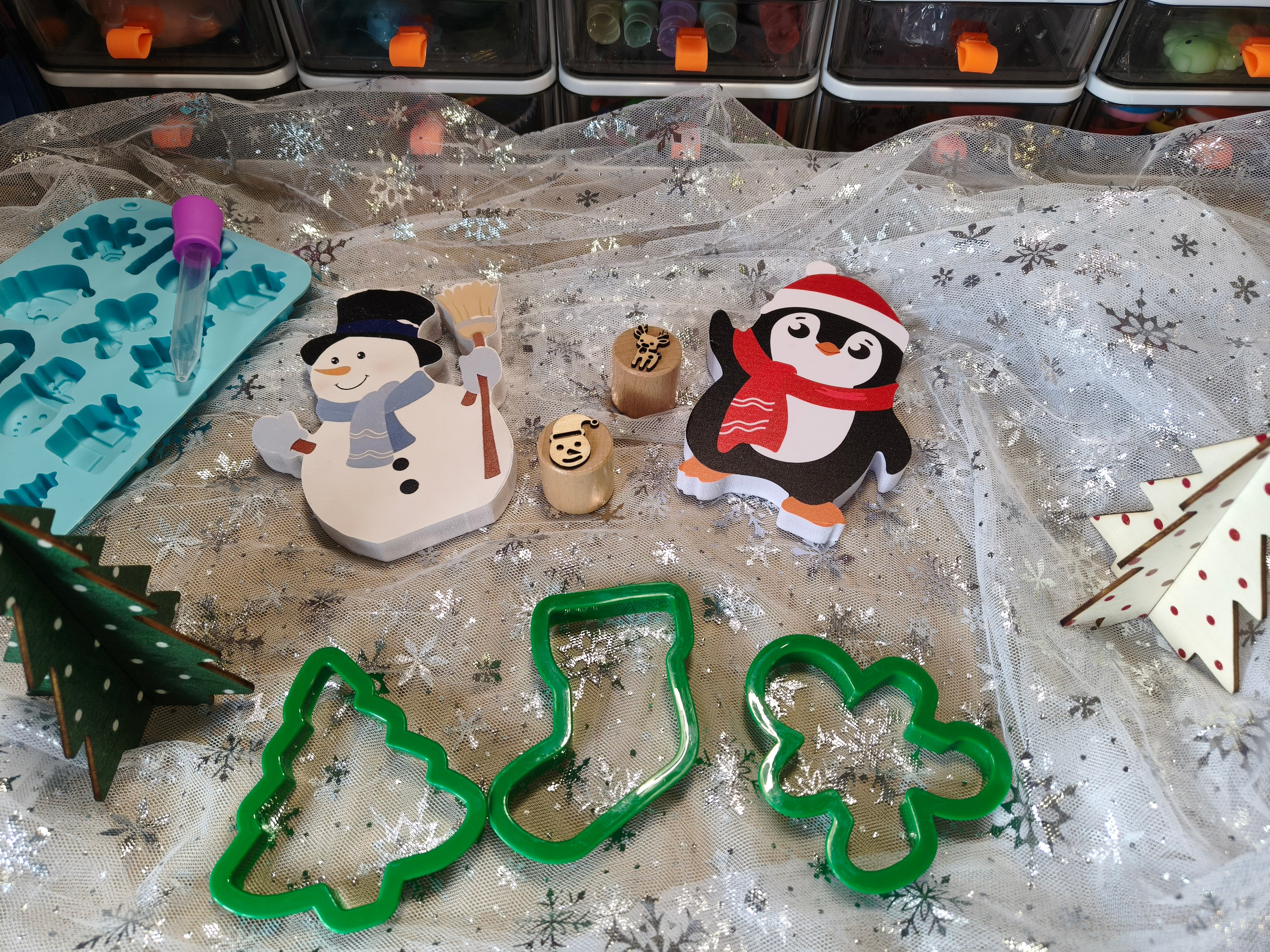 Tuff Tray Ideas - Christmas - Starter Kit