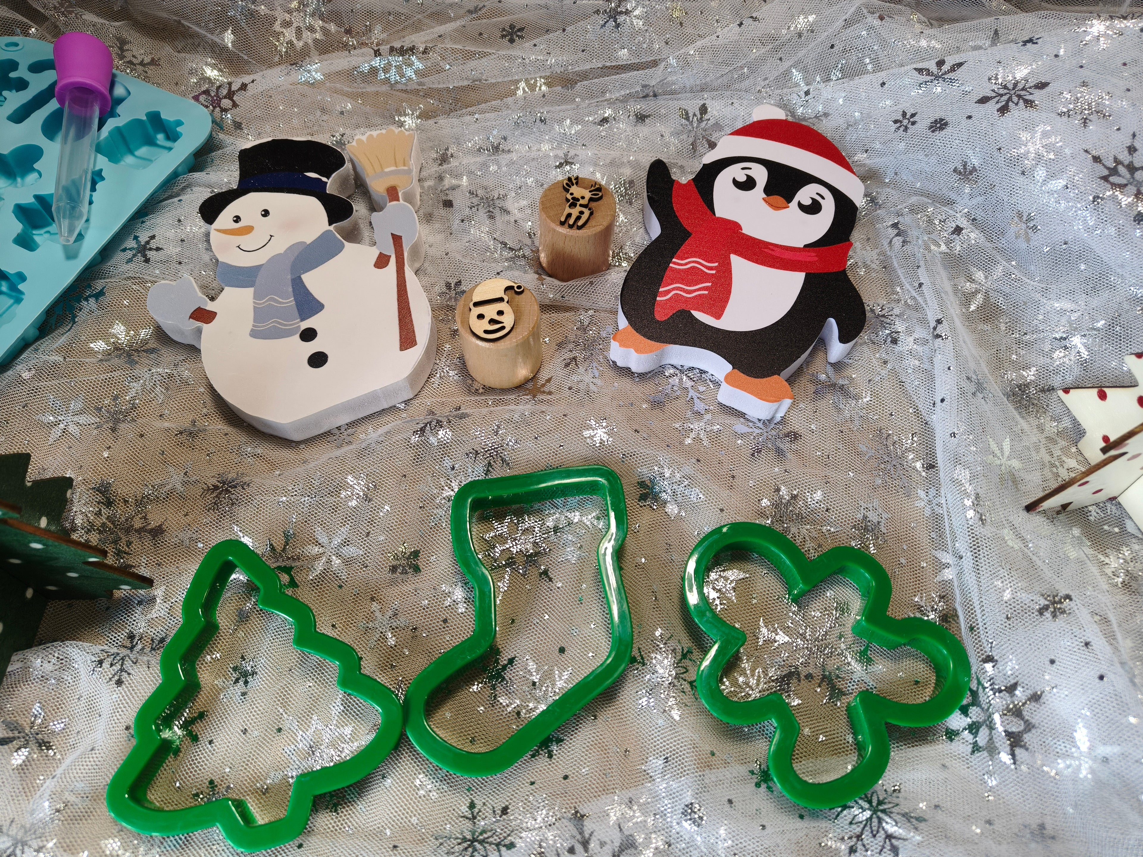 Tuff Tray Ideas - Christmas - Starter Kit