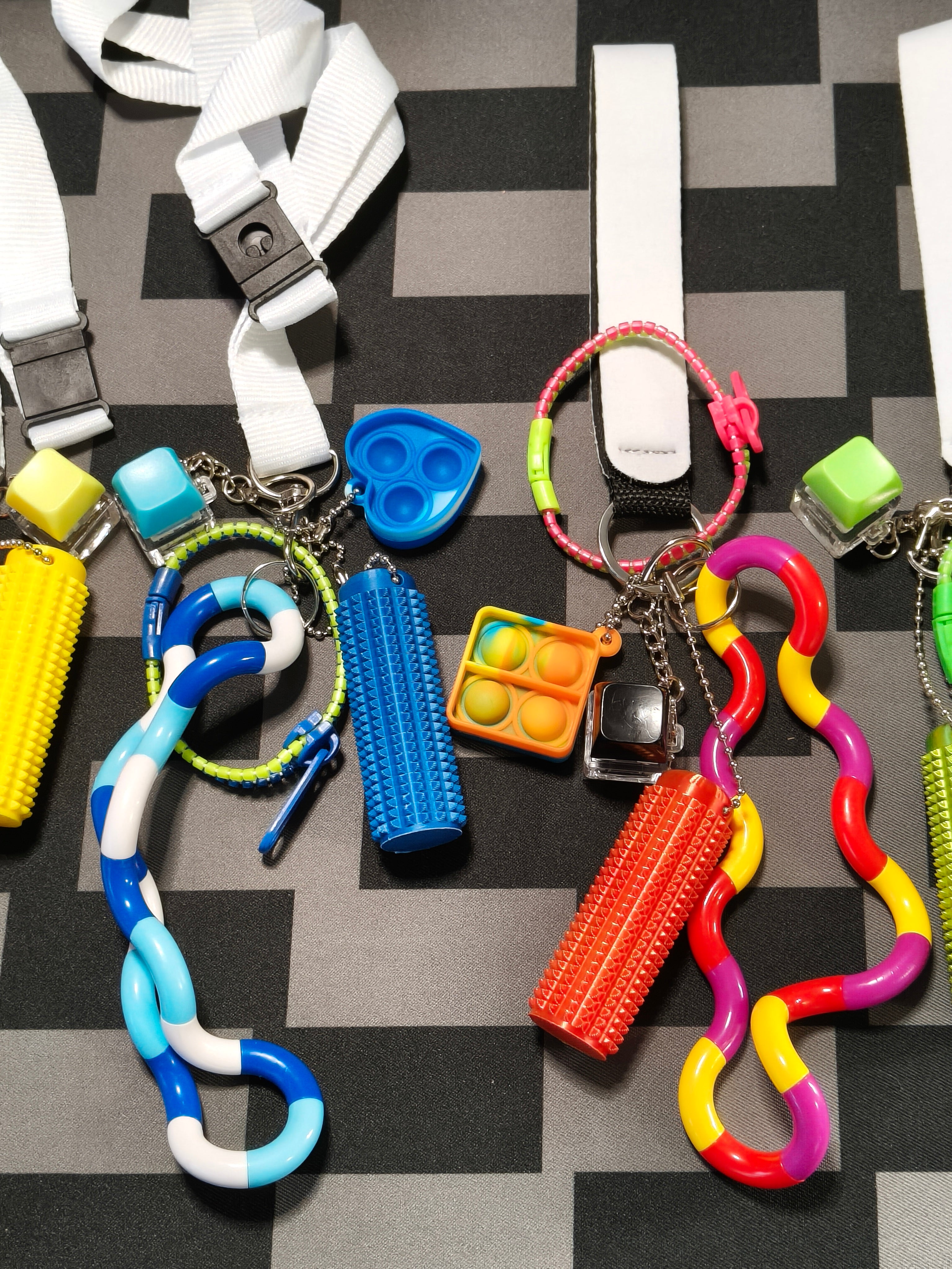 Fidget Lanyard or Wristlet - Simple Multicolour