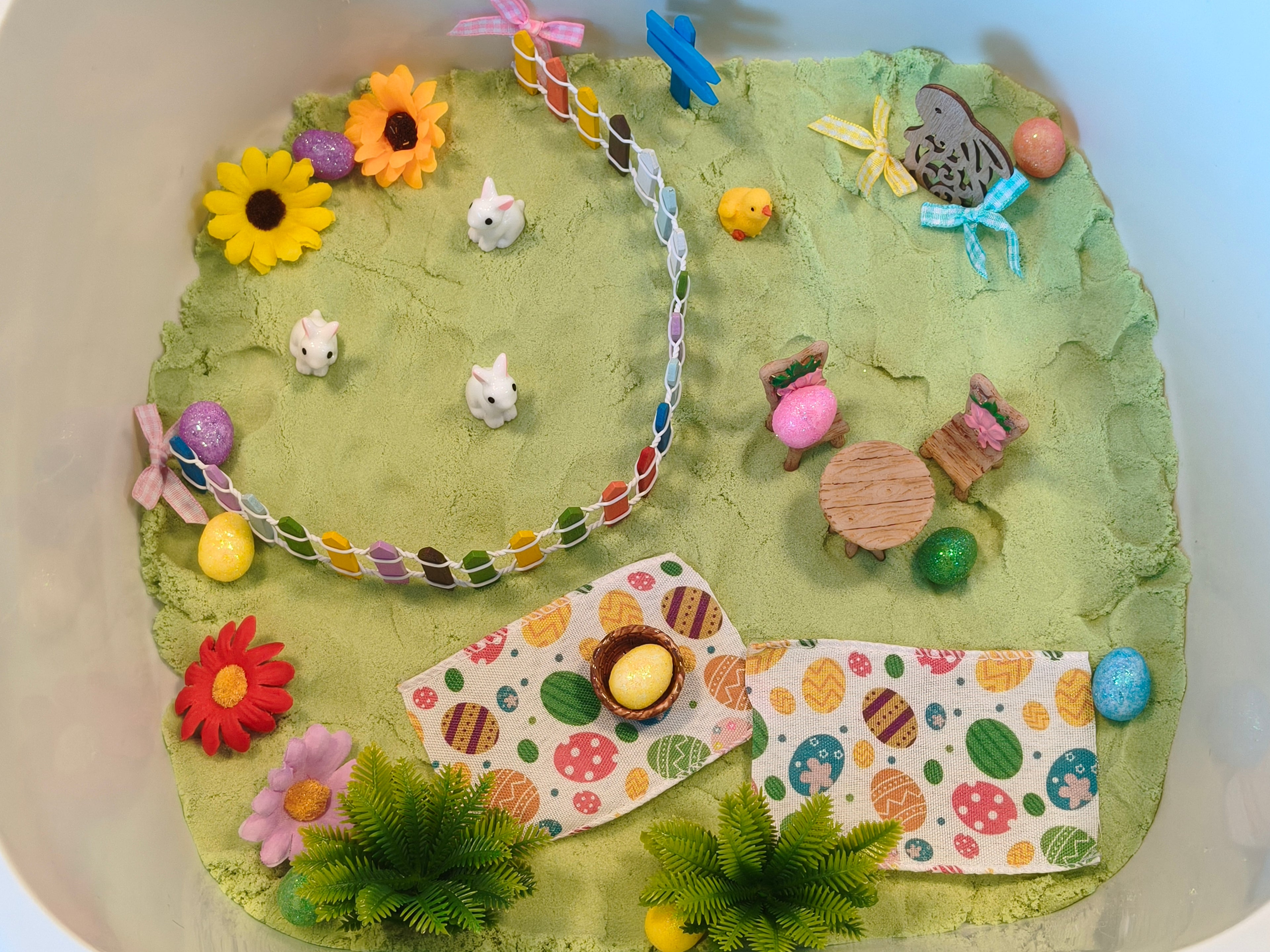 Tuff Tray Kit - Easter Picnic