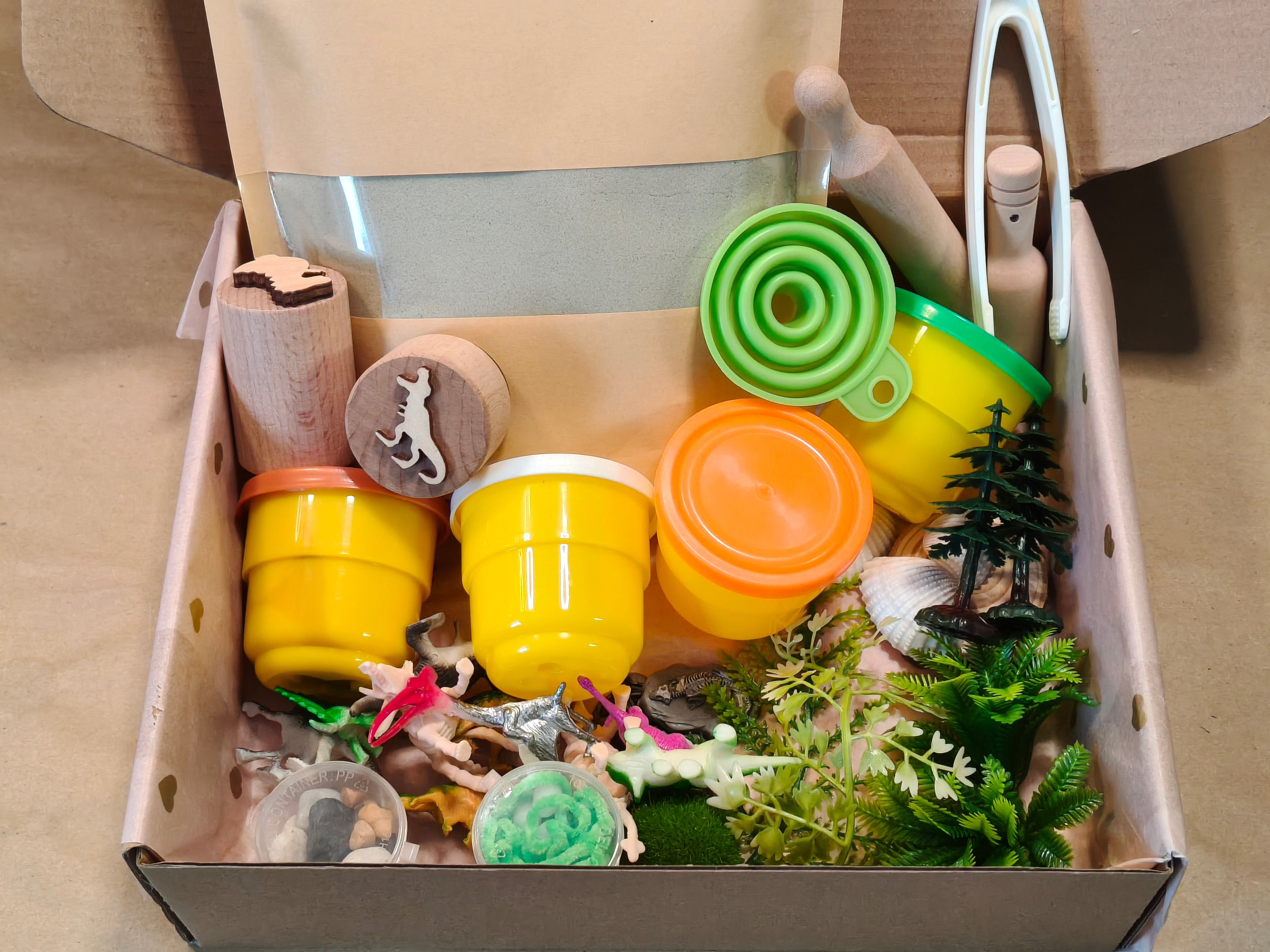 Tuff Tray Kit - Dinosaur