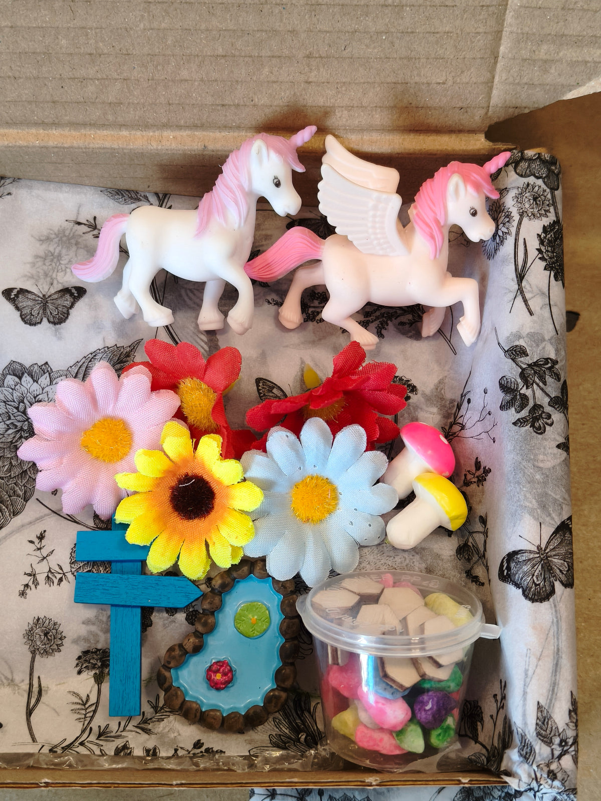 Unicorn Garden Tuff Tray Kit