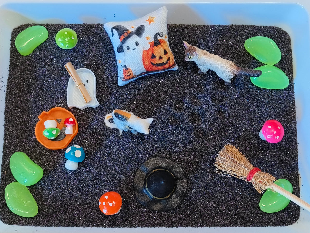 Witches Cat Tuff Tray Kit