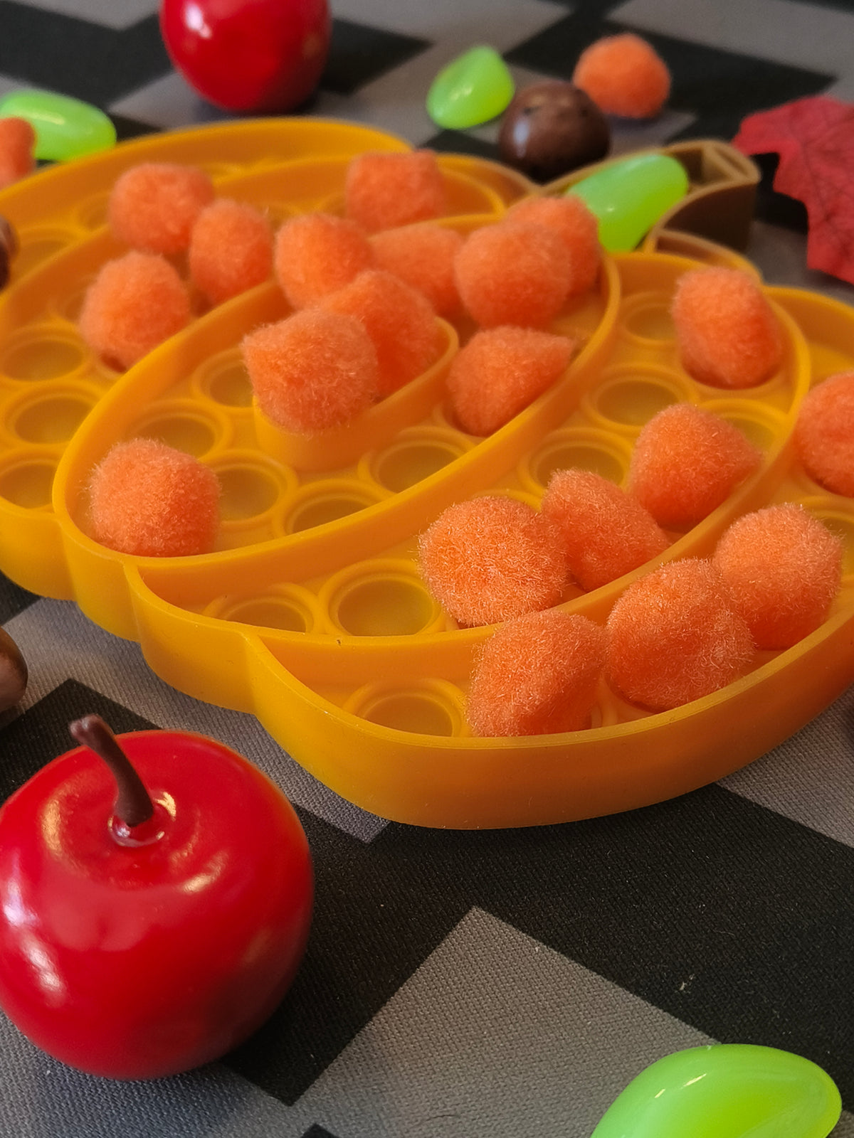 Tuff Tray Ideas - Pumpkin Pop