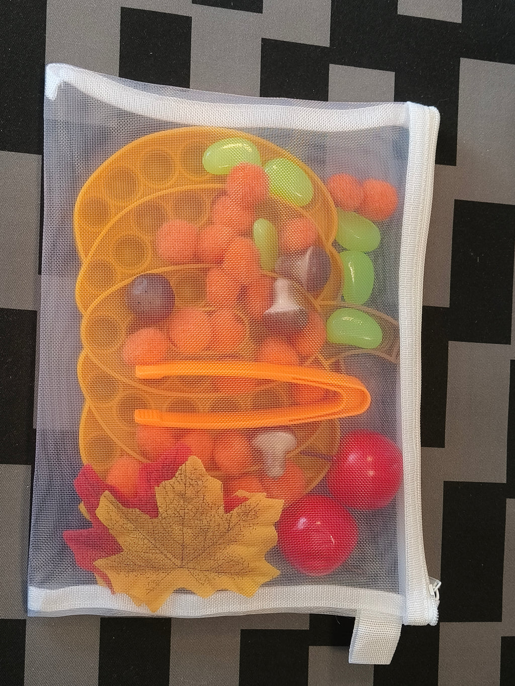 Tuff Tray Ideas - Pumpkin Pop