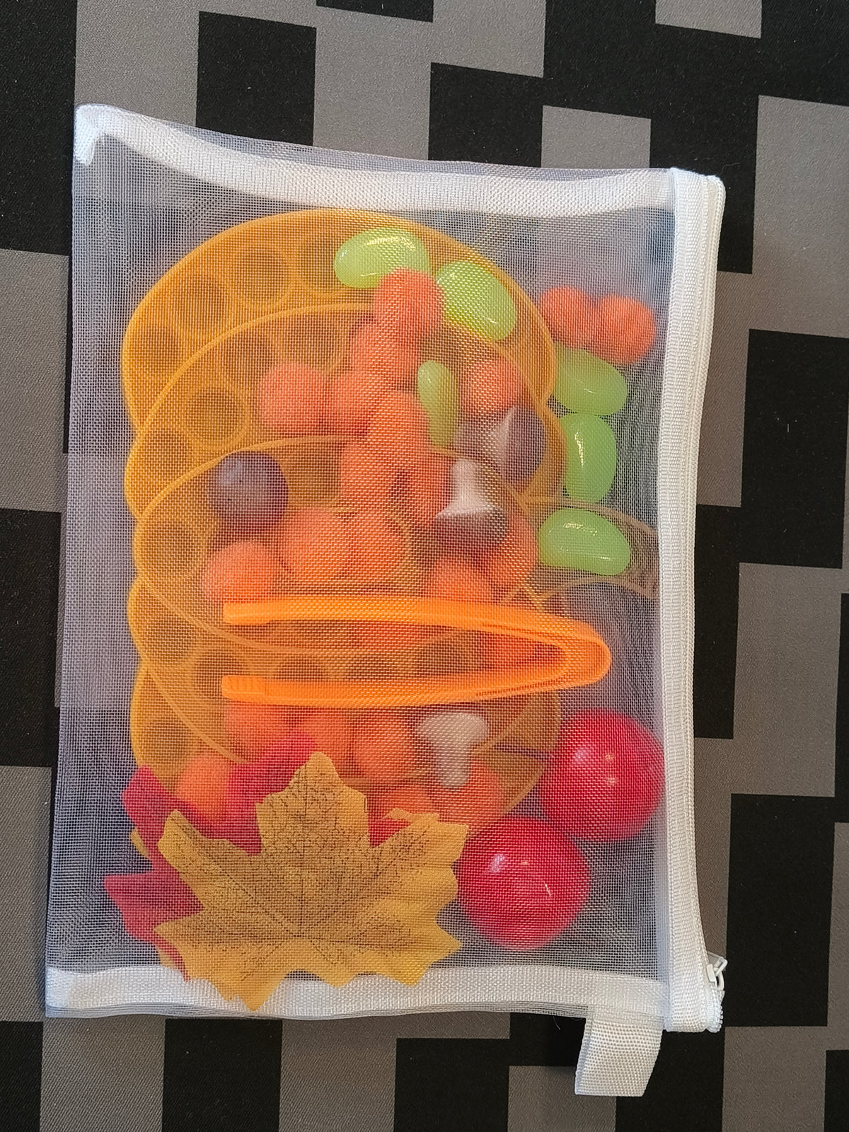 Tuff Tray Ideas - Pumpkin Pop