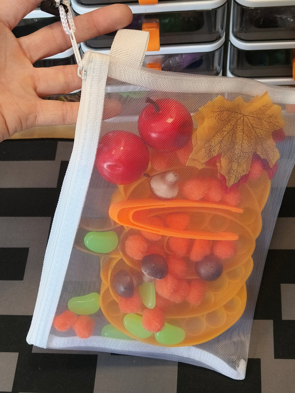 Tuff Tray Ideas - Pumpkin Pop