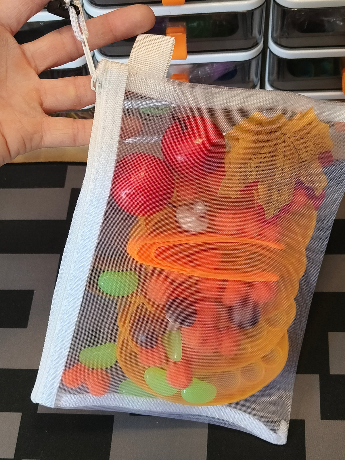 Tuff Tray Ideas - Pumpkin Pop
